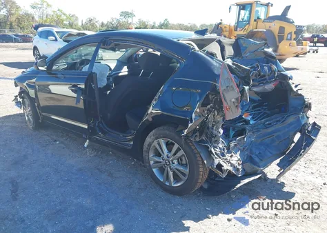 2018 Hyundai Elantra Value Edition z USA, uszkodzony, nr VIN 5NPD84LF6JH373324